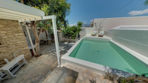  pool view