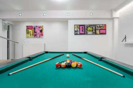  pool table