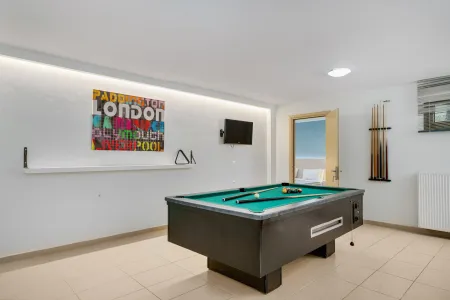  pool table