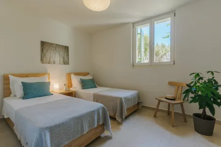  twin bedroom (villa 1)