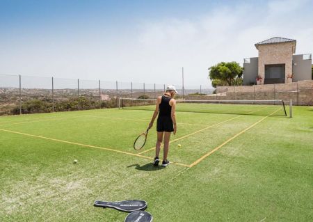  Tennis court