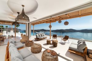 Stilvolle neue Serenity Art villa in der Nähe des Dorfes Elounda auf Kreta, das ideale Ziel für einen erholsamen, privaten Urlaub.