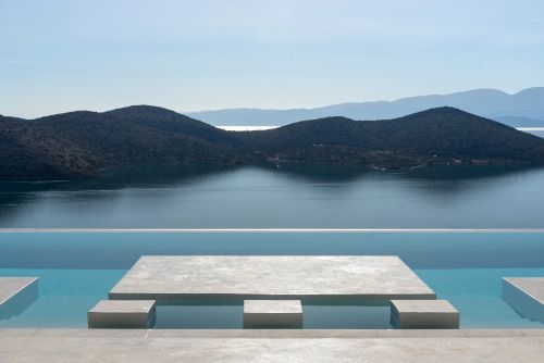  Pool and sea view