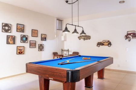  Pool table