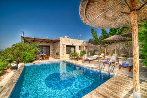 Villa Gamma in Kamilari, Crete, a luxury retreat for families and groups of friends, equipped with all the mod-cons.