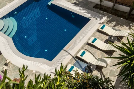  pool and furniture