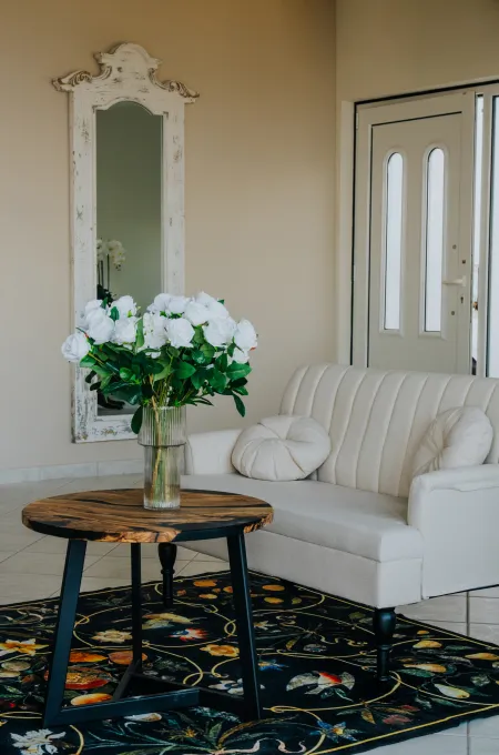 the white sofa
