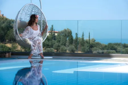   swimming pool 