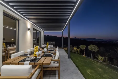  dining outside