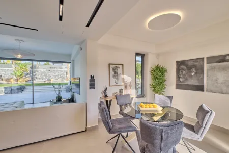  dining area