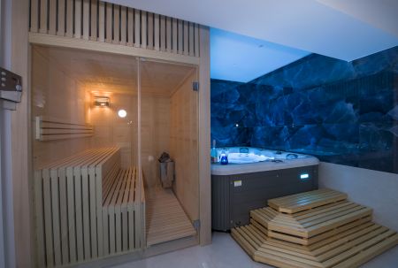  Jacuzzi & Sauna