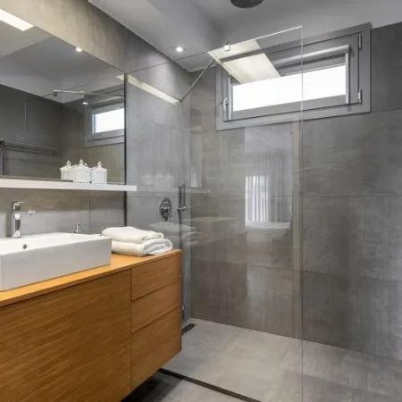  Shower
