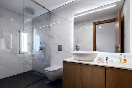  ensuite bathroom