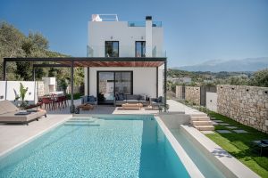 Luxuriöse Villa Avrilia mit Meerblick, privatem Pool & Whirlpool, nur 5 Gehminuten vom Strand entfernt