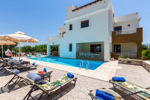 Die neu renovierte Luxusvilla 4 Seasons bietet alle modernen Annehmlichkeiten für einen idyllischen griechischen Inselurlaub