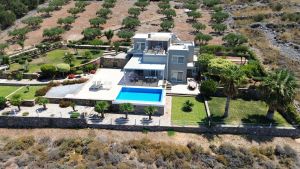 Tholos Villa with private swimming pool and stunning sea views