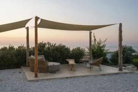  outdoor sitting area