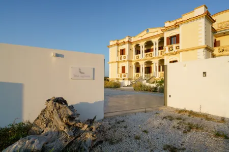  Villa entrance