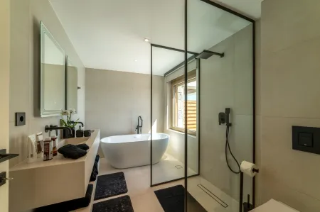  Bathroom