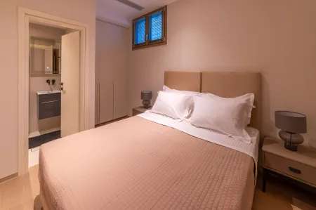  bedroom with private bathroom