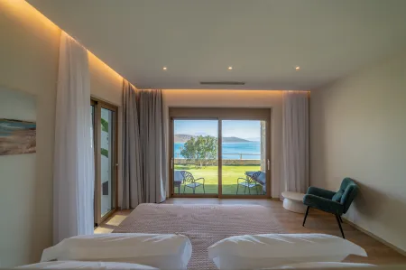  double bedroom with garden view