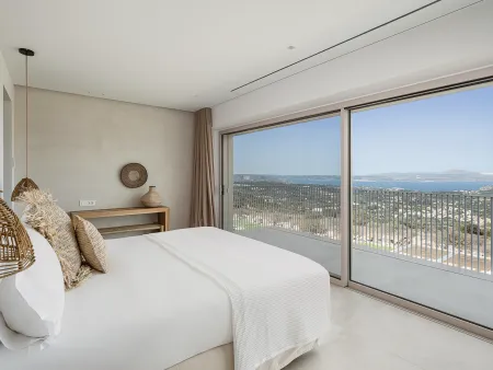 double bedroom with seaview