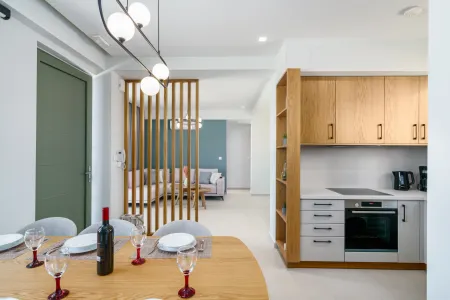  dinimng area and kitchen
