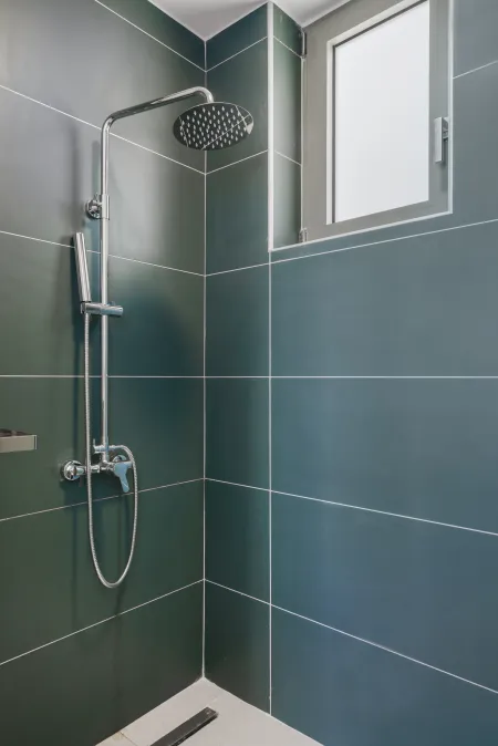  ensuite bathroom