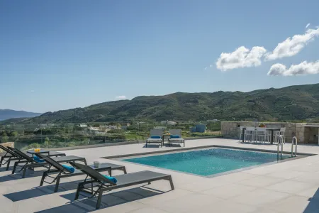  pool and sunbeds