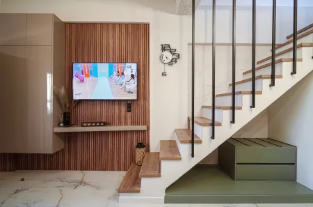 Charavgi Suite