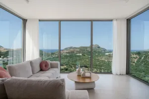 Nouvelle villa élégante Plakias Sunset II avec piscine à débordement, jacuzzi et vue panoramique dans le sud de la Crète