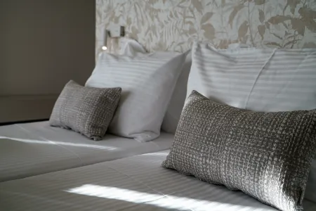  pillows on the bed