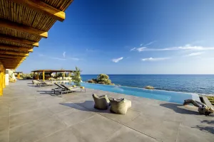 New Luxury Beach House Arvi East with Direct Beach Access and Heated Pool in South Crete