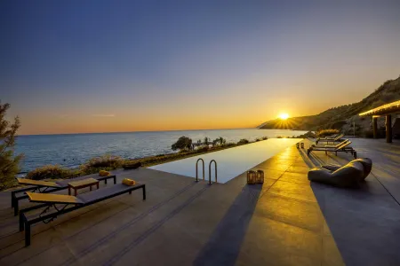 Beach House Arvi East