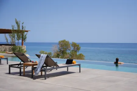 Beach House Arvi East