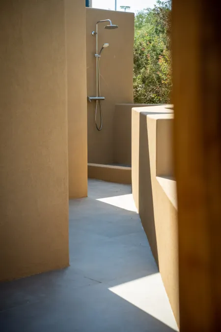  Cottage outdoor shower