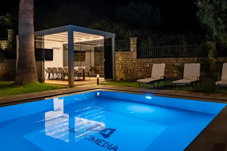  Swimming pool and conference room