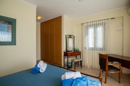  Double bedroom