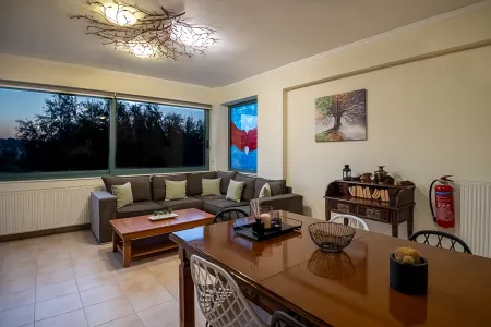  Dining area and living room