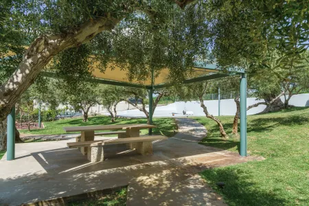  shaded outdoor area