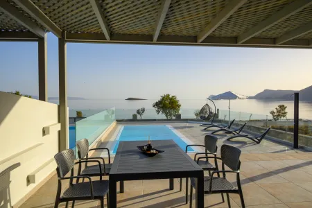 Almyriki Villa Breeze