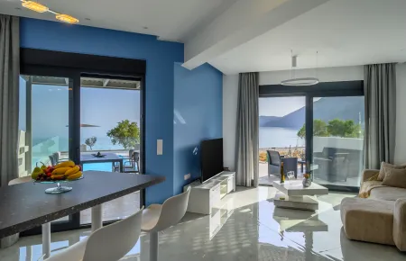 Almyriki Villa Breeze