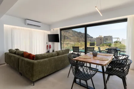  Living room and dining area