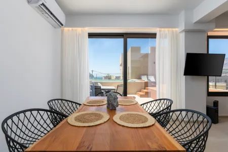  Dining area