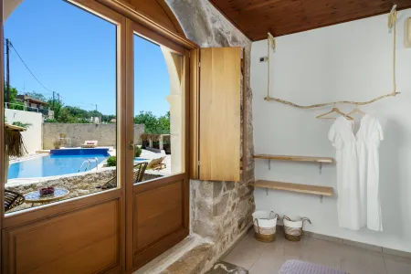  bedroom & balcony