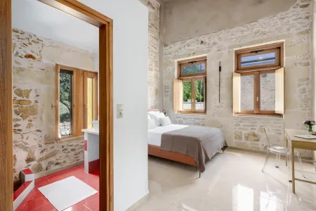  ensuite bathroom and bedroom