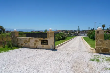 Six Stars Villa