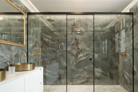  bathroom 