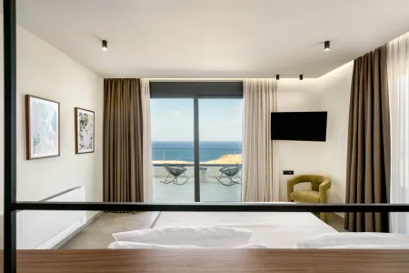  double bedroom with balcony