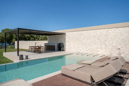  Heated Pool & BBQ area